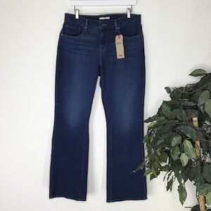 NWT PLUS Levi’s Curvy Bootcut Jeans